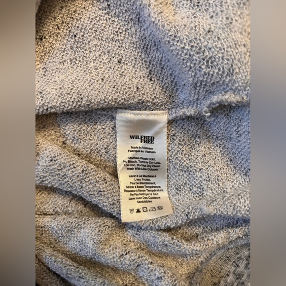 Aritzia Wilfred Free Sweatshirt - Picture 4 of 4